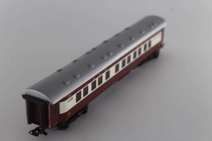 SARM : South African 1st Class Orange Express Passenger Wagon :C-8 (Lima Couplers)