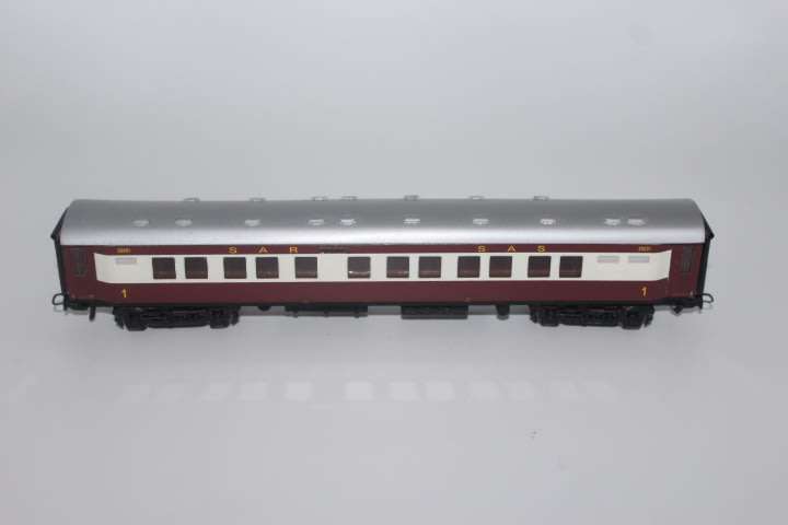 SARM : South African 1st Class Orange Express Passenger Wagon :C-8 (Lima Couplers)