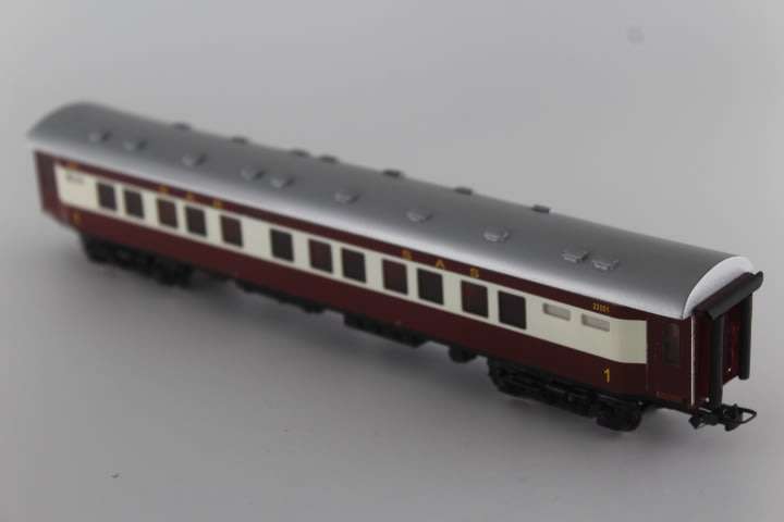 SARM : South African 1st Class Orange Express Passenger Wagon :C-8 (Lima Couplers)