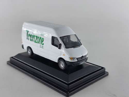 Model Power : Mercedes Benz Sprinter Van