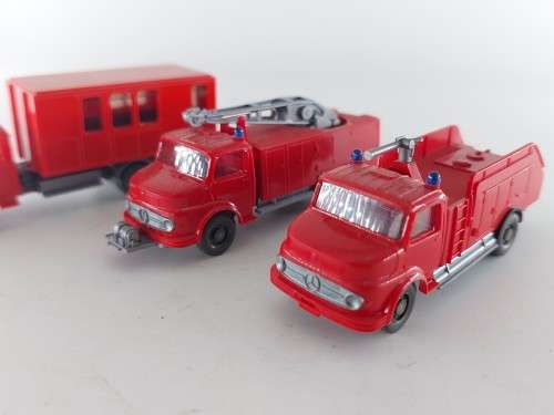 Wiking : 3 x Bull Nose  Rescue Trucks