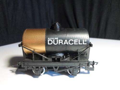 Hornby : Duracell Wagon
