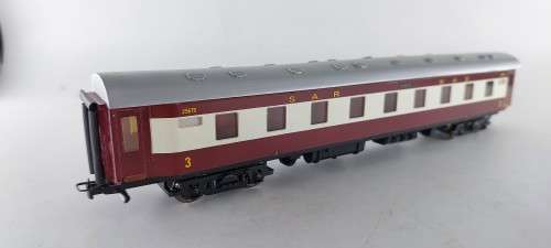 SARM :) South African Orange Express 3rd Class Coach ( Lima Couplers)