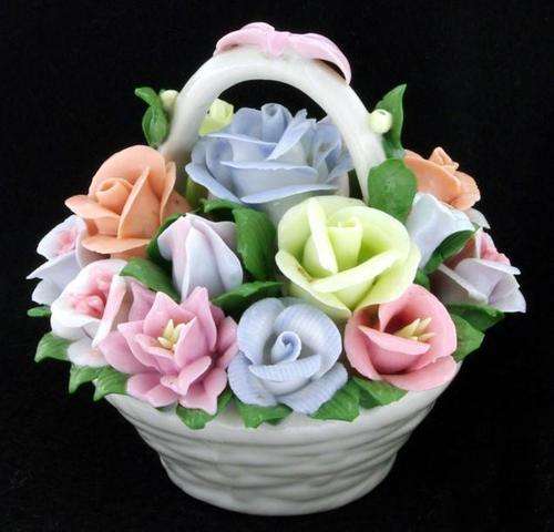 R1 Start! Lovely China Posy Ornament - Very Fine Detail!
