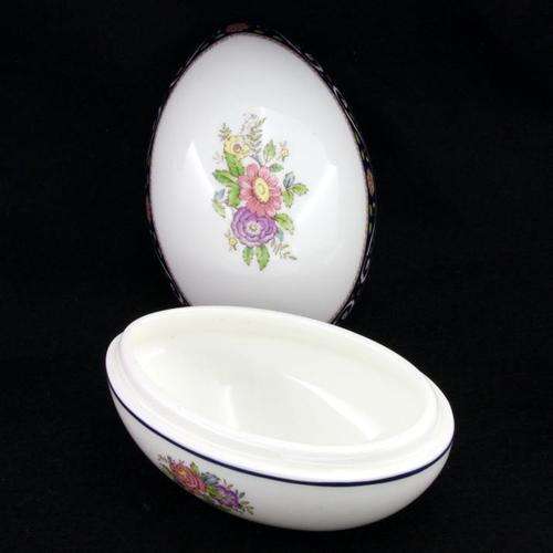 Beautiful Wedgwood Egg Trinket Box **Stunning Gift**
