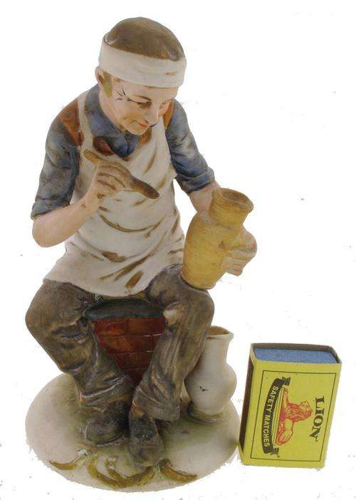 Charming "Tivoli" Painter Figurine