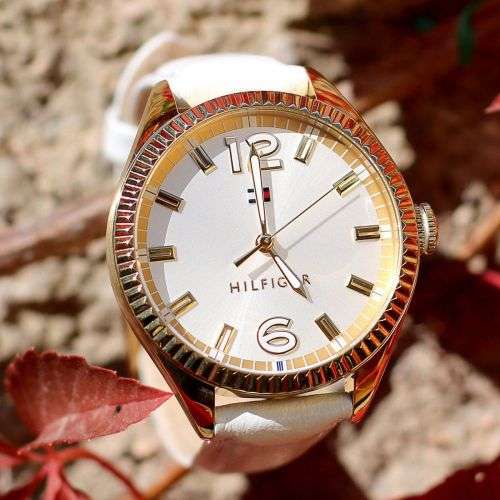 TOMMY HILFIGER *HOT SALE* Ladies Gold Qaurtz Leather
