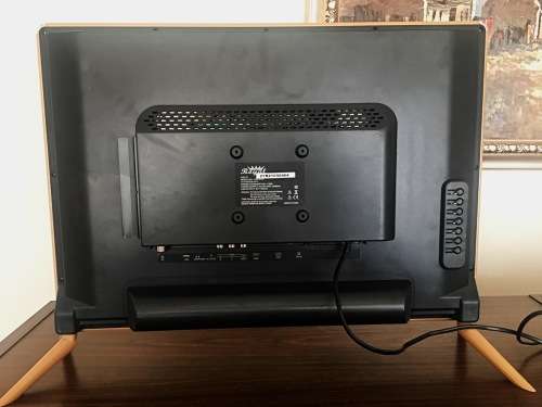 Royal  21 inch HD LED TV