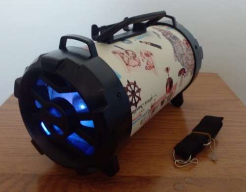 BLUETOOTH BOOM BOX WITH SHOULDER STRAP