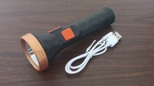 USB RECHARGABLE LED TORCHE