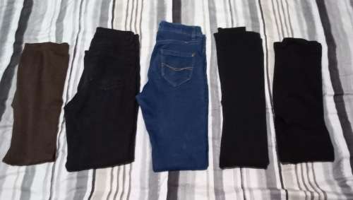 LADIES JEANS AND LEGGINGS  ON AUCTION