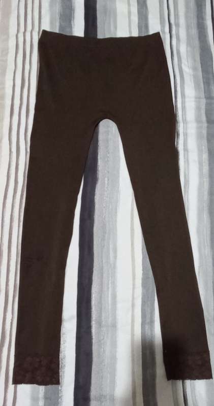 LADIES JEANS AND LEGGINGS  ON AUCTION