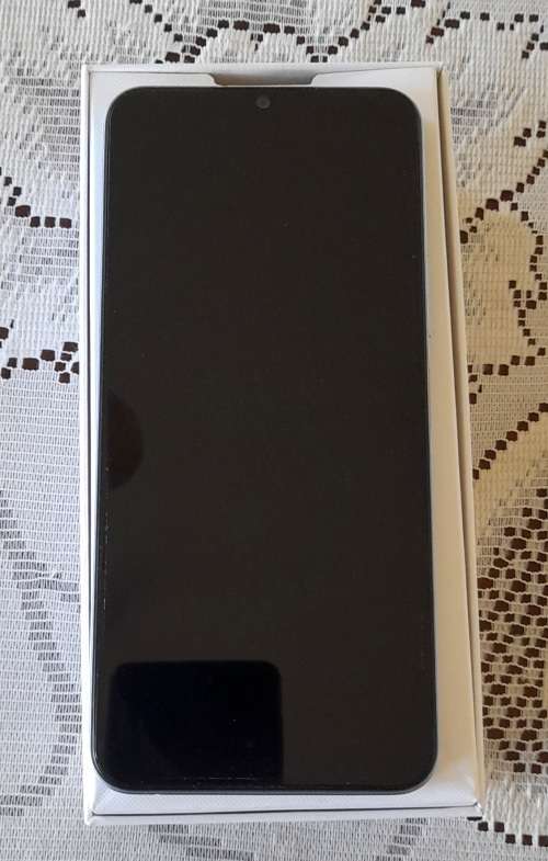 ViVO Y21  Dual sim ( PRE OWNED ) like new