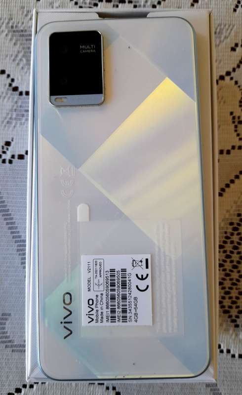 ViVO Y21  Dual sim ( PRE OWNED ) like new