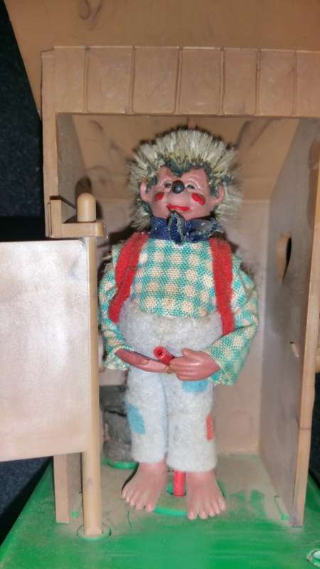 Vintage 1950's Peter Mecki in toilet house