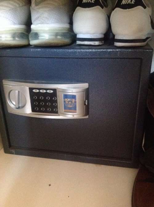 Safe - Wall mounted