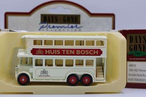 Lledo 1931 AEC Double Deck Bus,1959 Morris LD150 Vans-VAT69,Mobilgas,Police