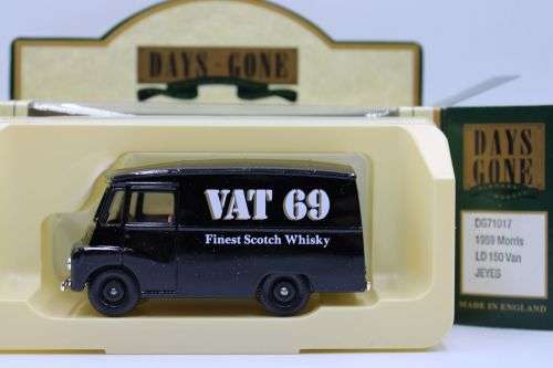 Lledo 1931 AEC Double Deck Bus,1959 Morris LD150 Vans-VAT69,Mobilgas,Police