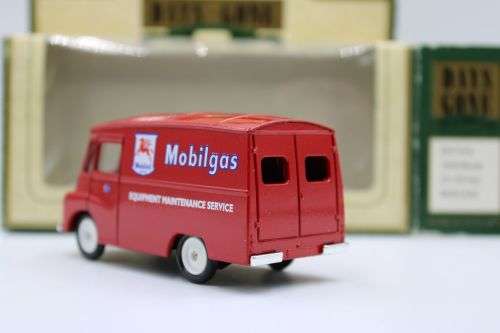 Lledo 1931 AEC Double Deck Bus,1959 Morris LD150 Vans-VAT69,Mobilgas,Police
