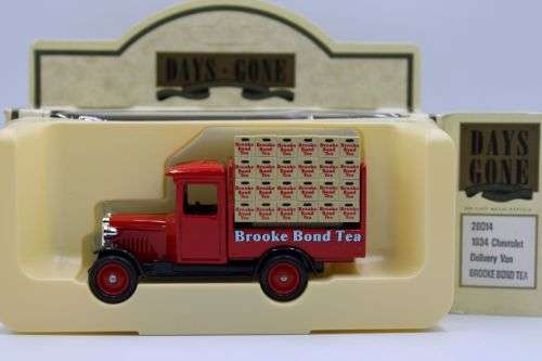 Lledo 1928 Chevrolet Box Van,1931 AEC Renown Double Deck Bus,1959 LD150 Morris Van