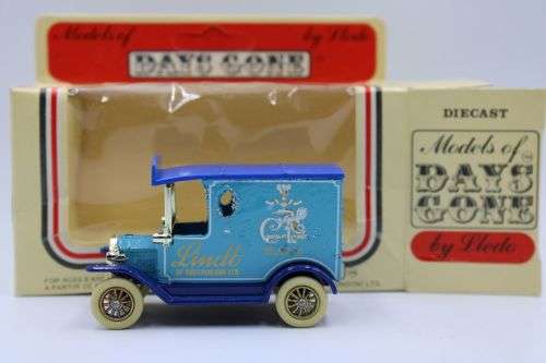 Lledo 1920 Ford model T-Stanley Gibbons Ltd Edition,Cambells Beefsteak soup,Rowntrees Cocoa,Italy