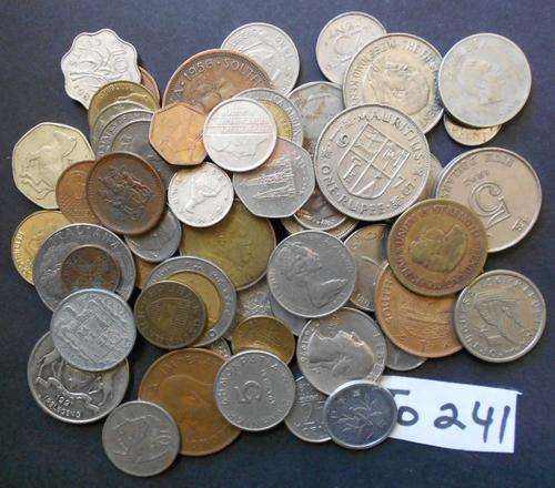 60 UNSORTED QUALITY MIXED WORLD COINS. BID PER COIN TO TAKE THE LOT.