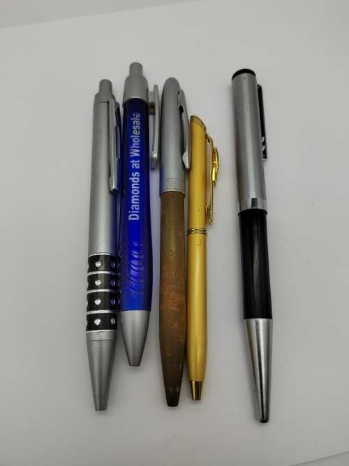 Parcel of pens, need new refills
