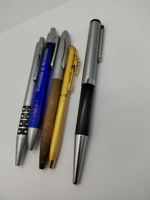 Parcel of pens, need new refills