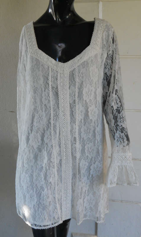 Lace Top SIZE 18