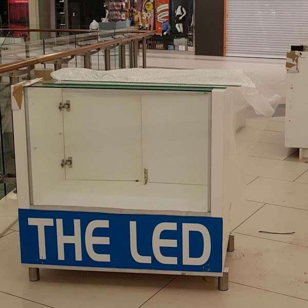 Mall Cabinet Shop display kiosk