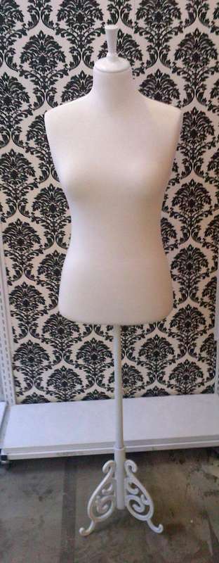 Mannequin / Fashion Form - White with Metal Base