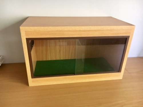 ## BEAUTIFUL BRAND NEW REPTILE OR SPIDER BOX ## SLIDING GLASS DOOR ## COLLECTION RANDBURG ONLY! @@R1