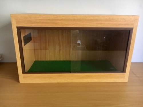 ## BEAUTIFUL BRAND NEW REPTILE OR SPIDER BOX ## SLIDING GLASS DOOR ## COLLECTION RANDBURG ONLY! @@R1