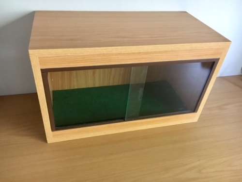 ## BEAUTIFUL BRAND NEW REPTILE OR SPIDER BOX ## SLIDING GLASS DOOR ## COLLECTION RANDBURG ONLY! @@R1