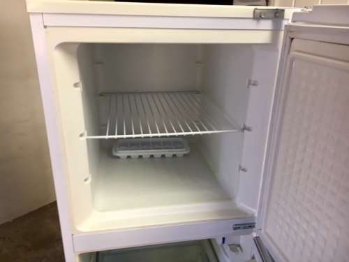 ## KIC FRIDGE & FREEZER SIZE MEDIUM ## GOOD & CLEAN CONDITION ## BARGAIN! COLLECTION RANDBURG ONLY!!
