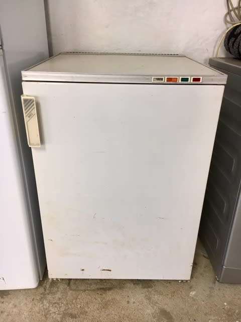 ## KIC DEEP FREZER MEDIUM SIZE DRAWERS ## GOOD CONDITION ## BARGAIN! COLLECTION RANDBURG ONLY!!