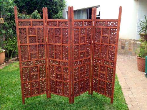 ***BEAUTIFUL HAND CARVED TREATED WOOD 4 PANEL SWIVVLE ROOM DIVIDER***