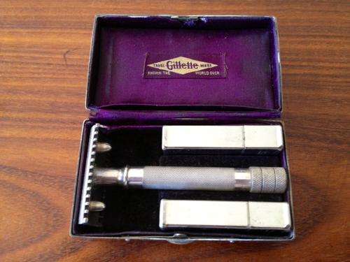 ***VINTAGE RARE GILLETTE RAZOR SET and 2 SPARE BLADE BOXES***ANTIQUE COLLECTOR***