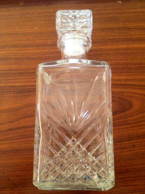 *** CRYSTAL CUT GLASS WHISKY OR BRANDY BOTTLE *** GET THIS BOTTLE FOR YOUR BAR NOW! NICE! *** #FSC