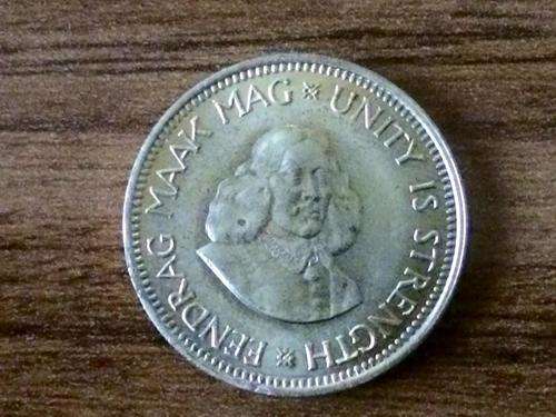 *** SUID-AFRIKA *** 1964 EENDRAG MAAK MAG UNC 1/2c COIN *** LOVELY AND NOSTALGIC TO COLLECT #FSC