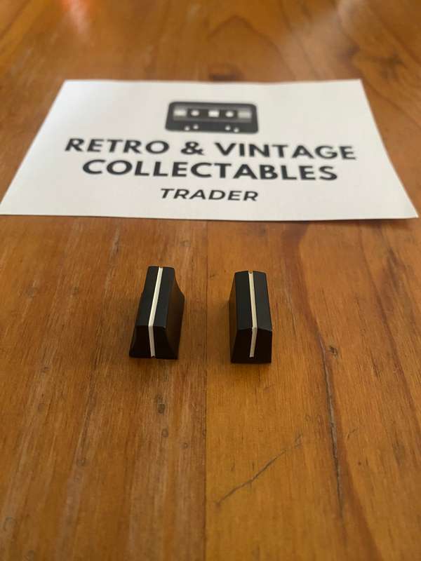 Mixer Slider Buttons 5mm (10x curved sides and 8x straight sides)