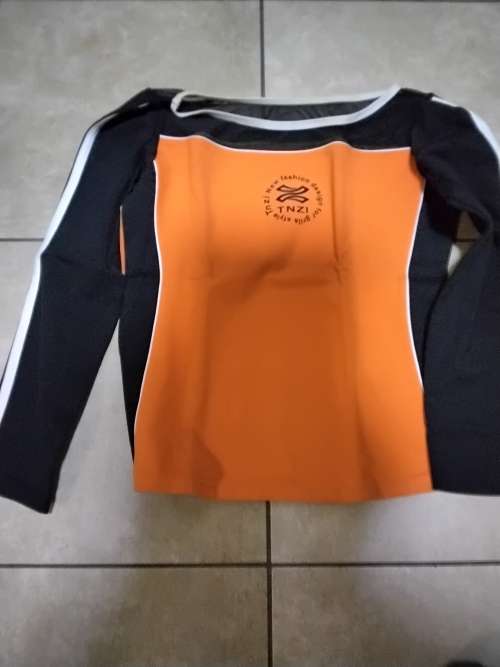 Ladies long sleeve Gym shirt Size M