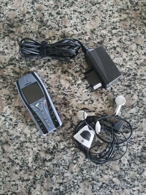 Vintage Nokia 7250i from 2003
