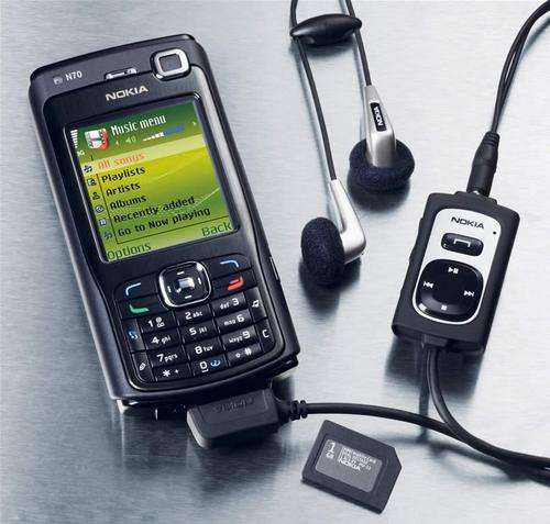 NOKIA N70 MUSIC EDITION, WITH 2 MEMORY CARDS,MP3 LOOK EARPHONES AND CHARGER