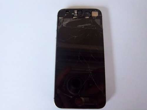 Iphone 5s (cracked LCD)