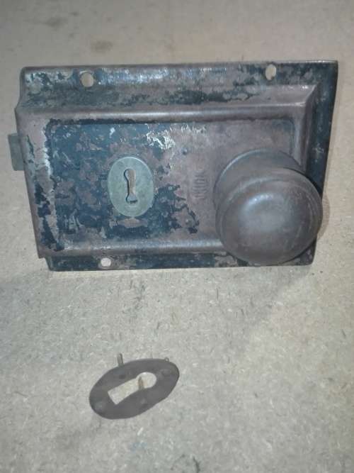 a pair of old UNION door locks in original condition (NO KEYS)  price is for both locks