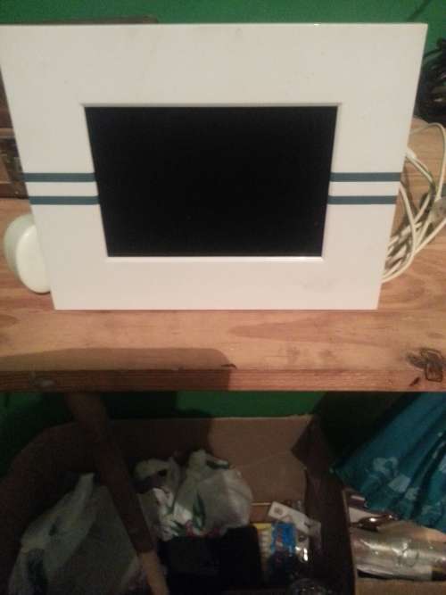 Electronic picture frame