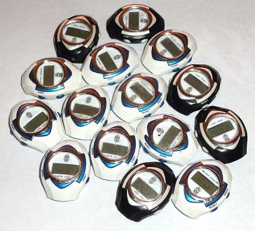 LOT of 10 Juventus watches (NEW AND WORKING NEEDS STRAPS) Courier R85