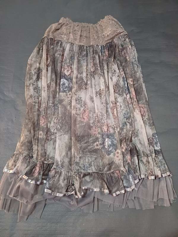 Ladies Skirt (Size M/L)