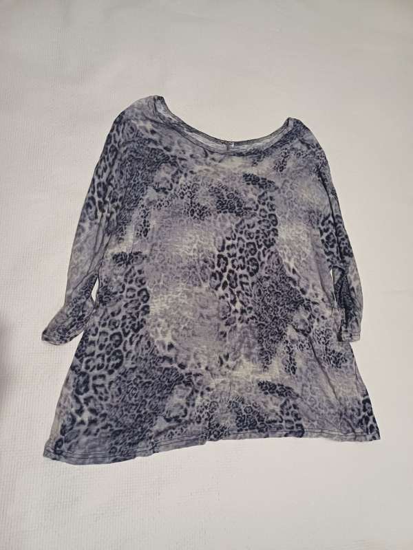 Ladies Top (Size XL)